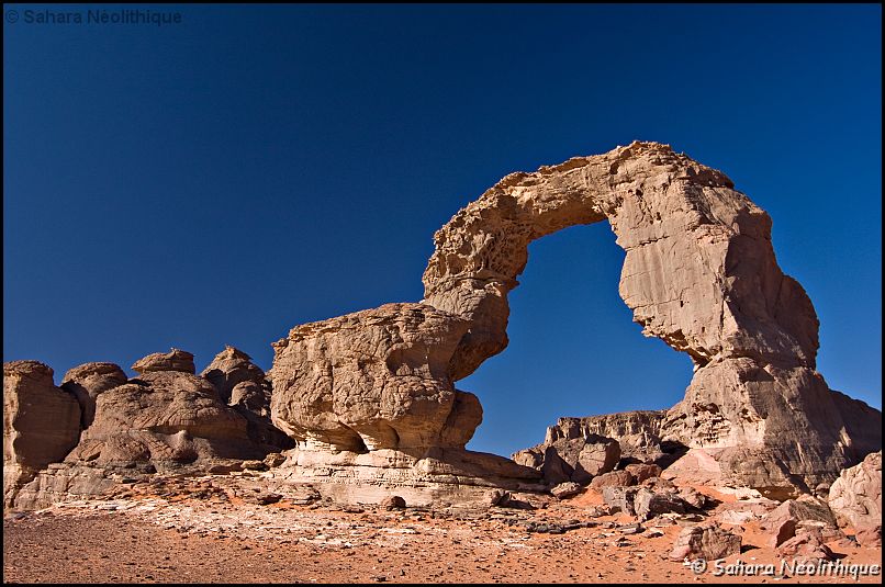 IMG_4158a.jpg - L'érosion a façonné des formes remarquables comme cette grand arche.